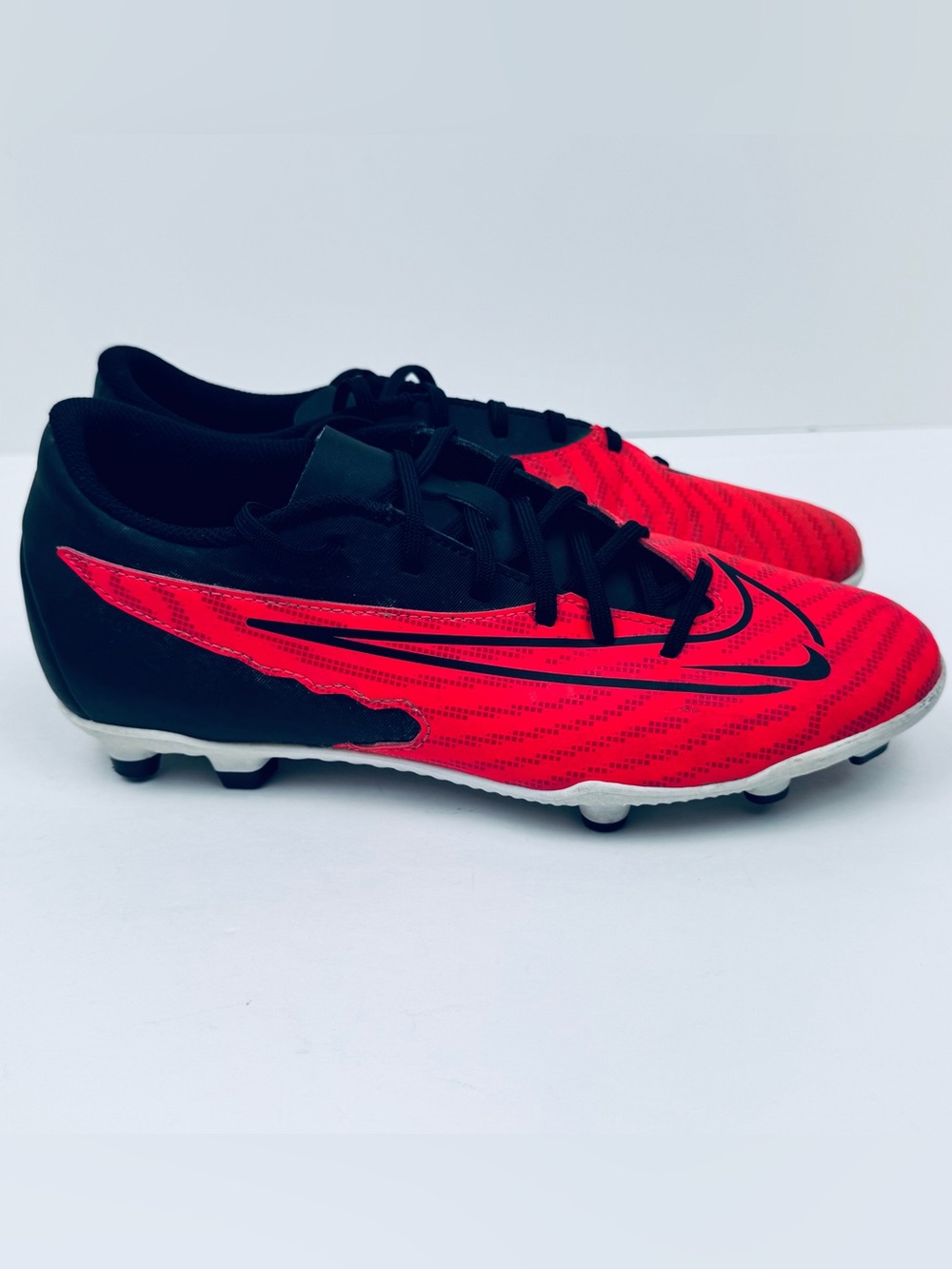 Nike Phantom GX Club FG/MG Soccer Cleats DD9483-600. Men Size 7.5